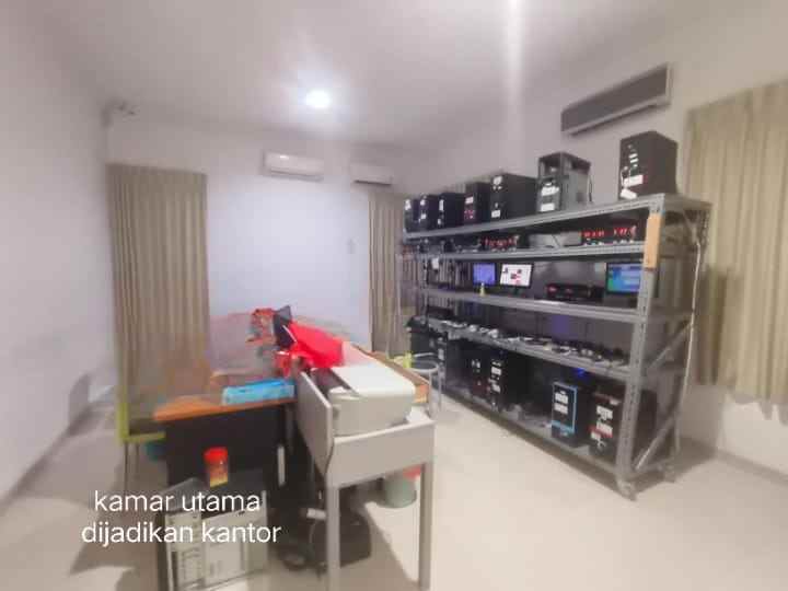 dijual rumah regency 21