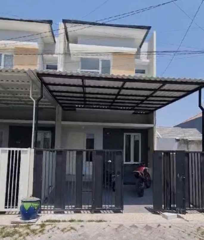 dijual rumah royal paka
