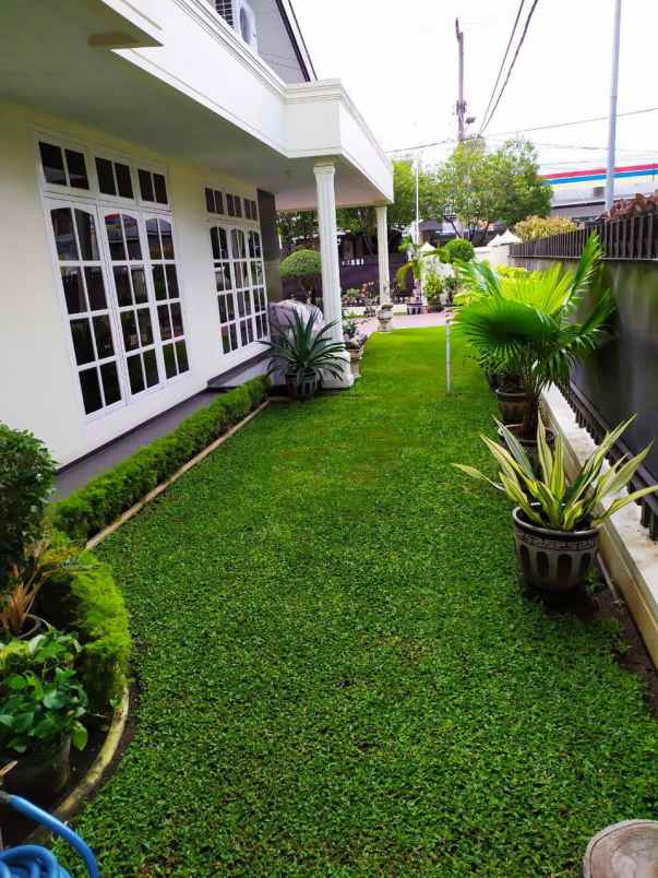 dijual rumah rumah asri ketintang baru
