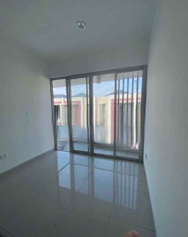 dijual rumah rumah di cluster cleveland