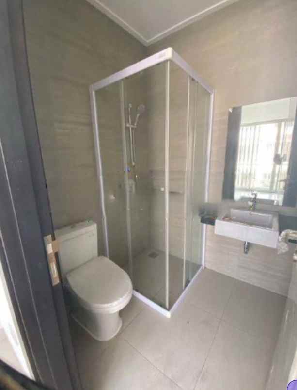 dijual rumah rumah di cluster cleveland