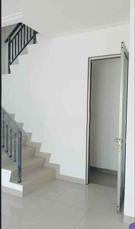 dijual rumah rumah di cluster cleveland