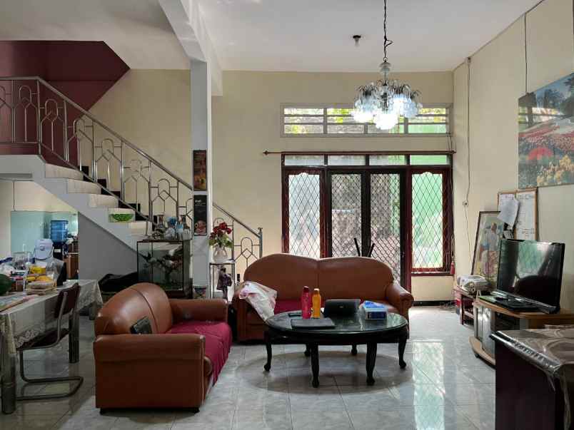 dijual rumah rungkut