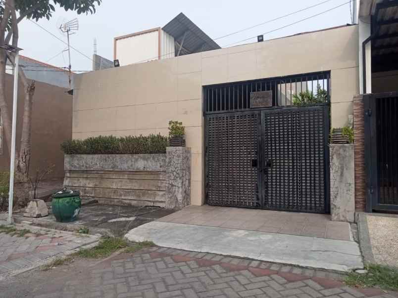 dijual rumah rungkut
