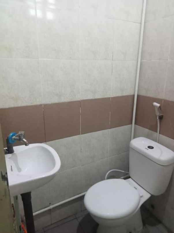 dijual rumah rungkut