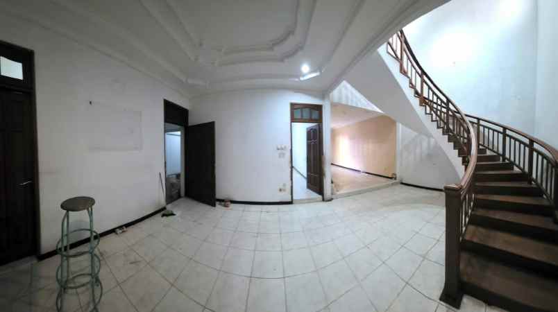 dijual rumah rungkut