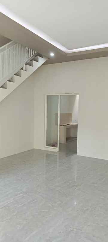 dijual rumah rungkut asri utara