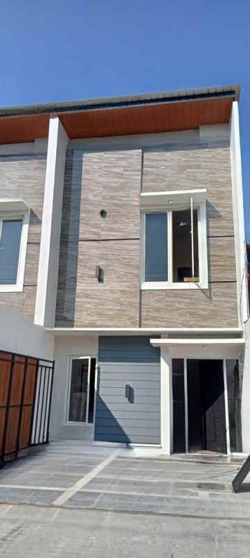 dijual rumah rungkut asri utara