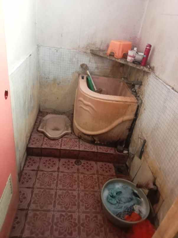 dijual rumah samping komplek gba 2