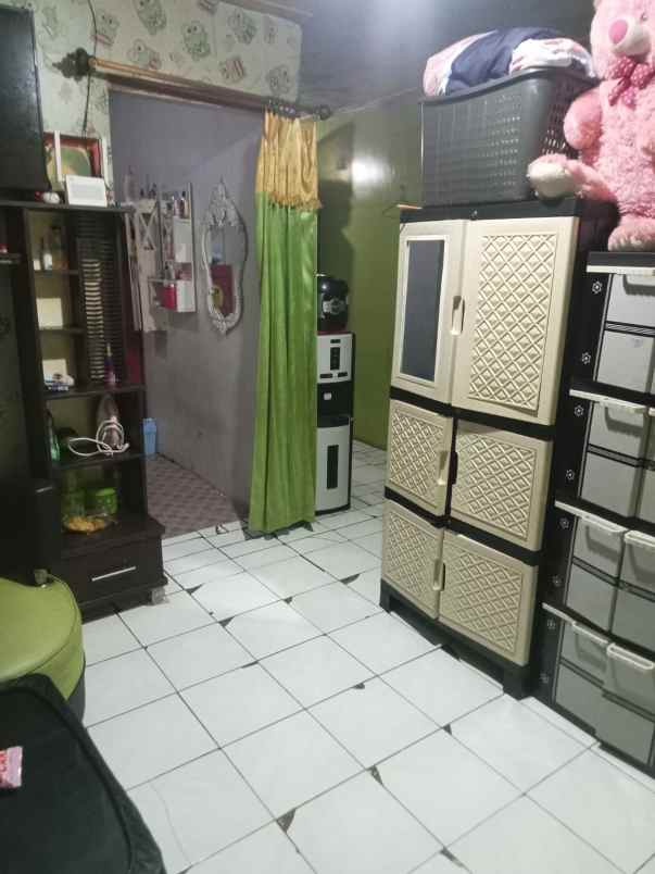 dijual rumah samping komplek gba 2
