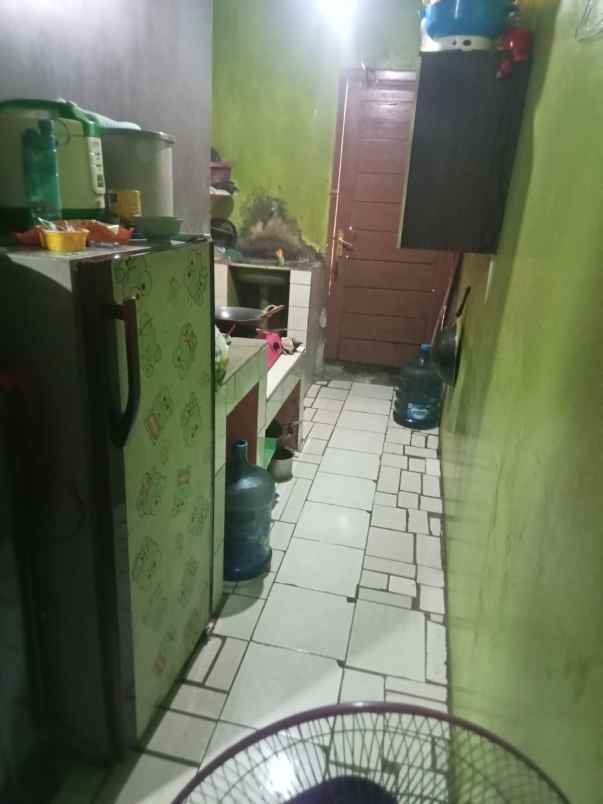 dijual rumah samping komplek gba 2