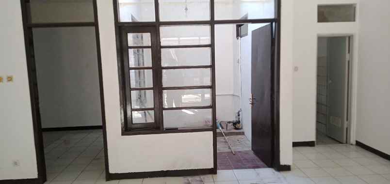dijual rumah sanggar hurip