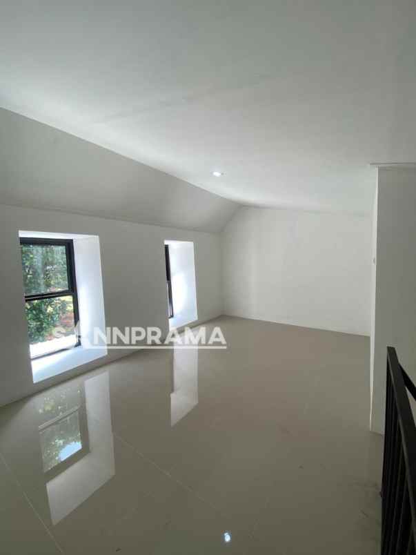 dijual rumah sasak panjang