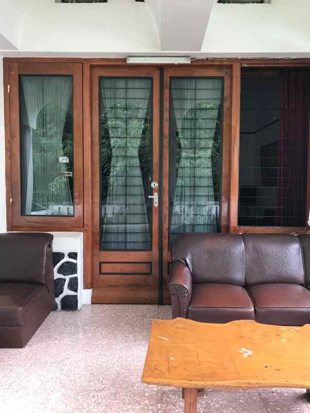 dijual rumah sayap dago