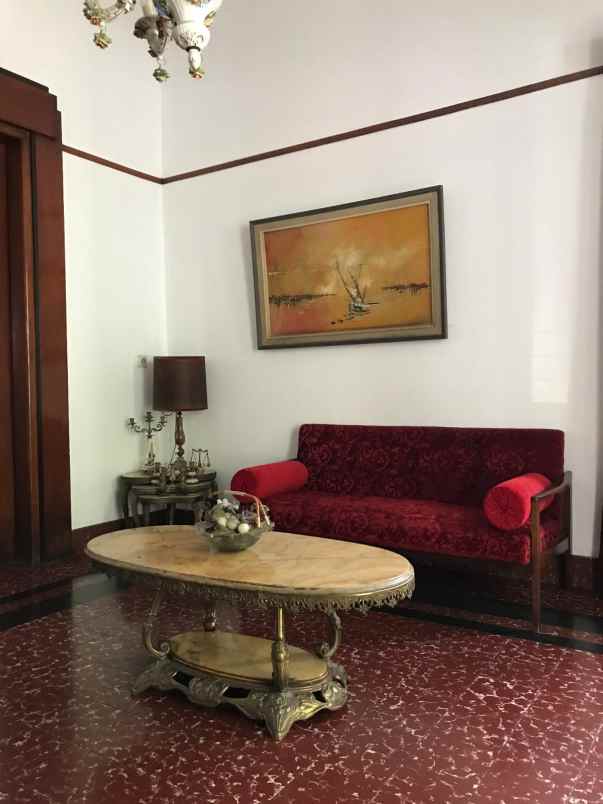 dijual rumah sayap dago