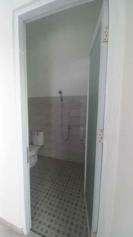 dijual rumah semolowaru