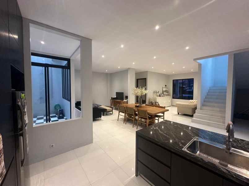 dijual rumah sentul city