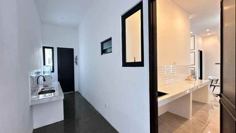 dijual rumah sentul city semi furnished