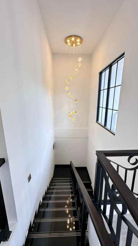 dijual rumah sentul city semi furnished