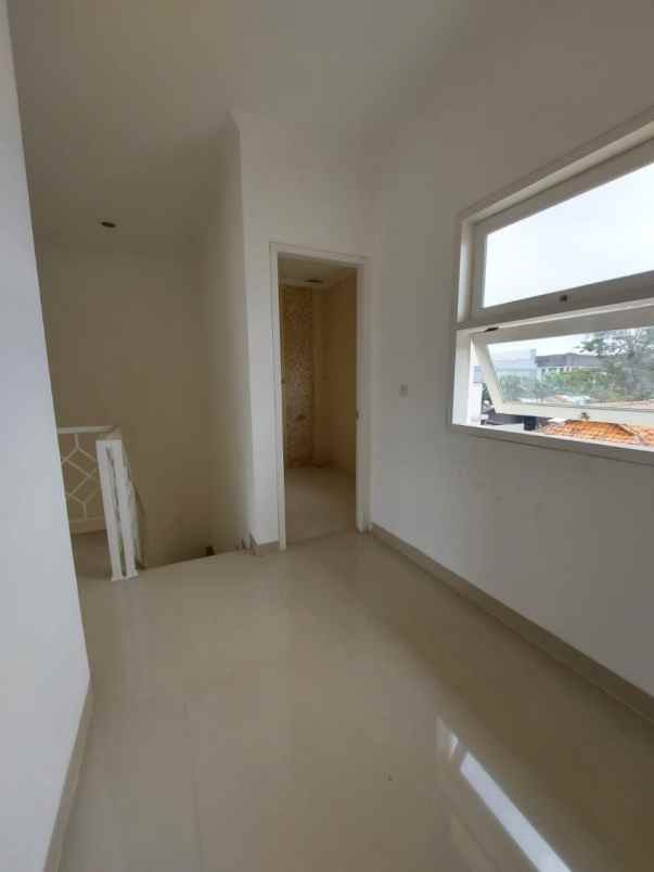 dijual rumah serpong