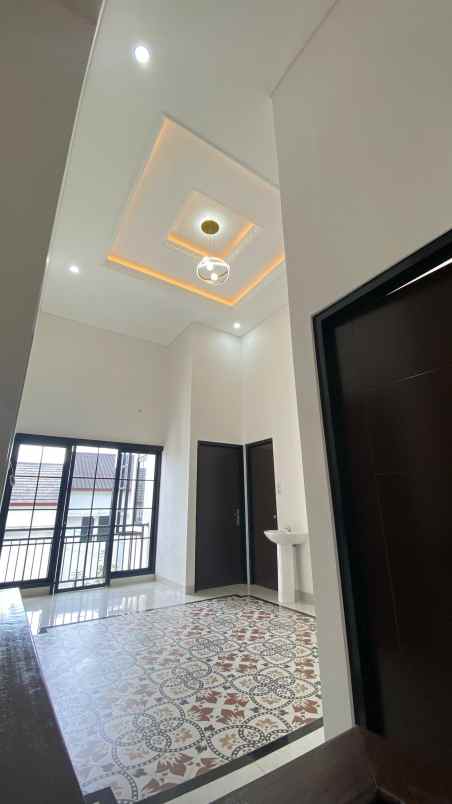 dijual rumah serua ciputat tangerang