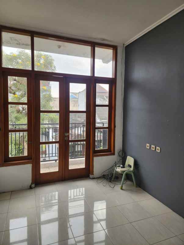 dijual rumah siap huni 2 lantai lokasi sawojajar