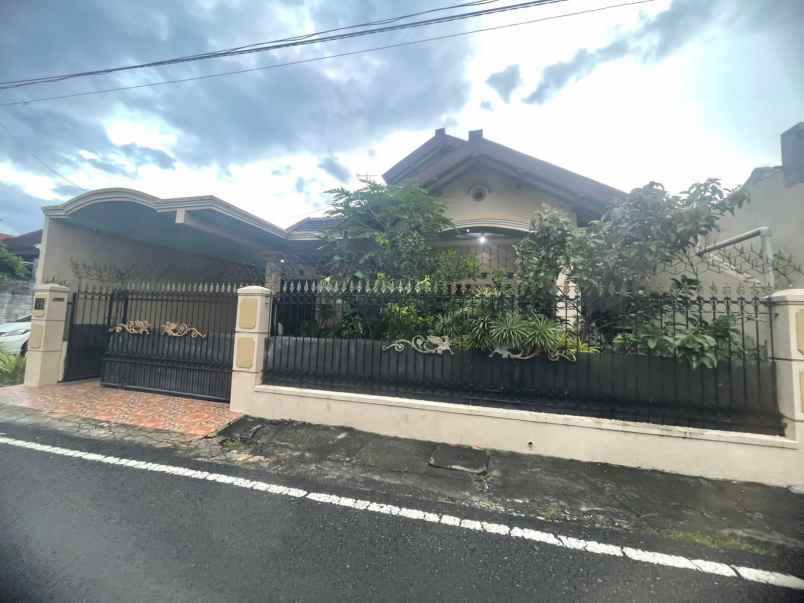 dijual rumah siap huni lokasi di sulfat kota malang