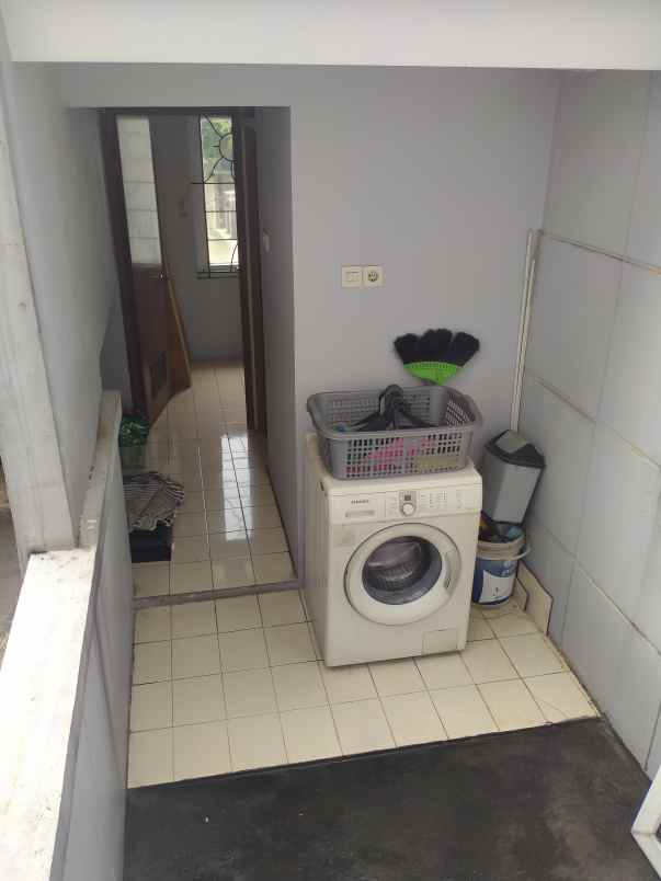 dijual rumah siap huni rapi bersih