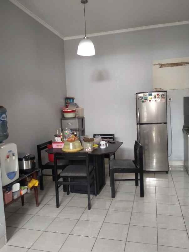 dijual rumah siap huni rapi bersih