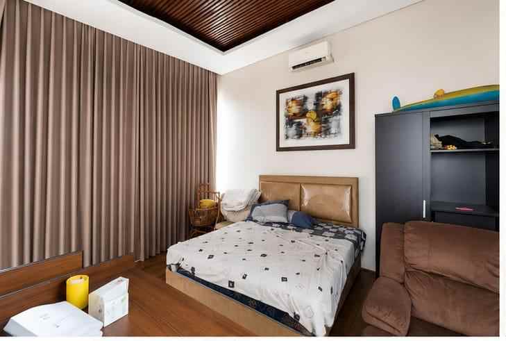 dijual rumah singgasana pradana
