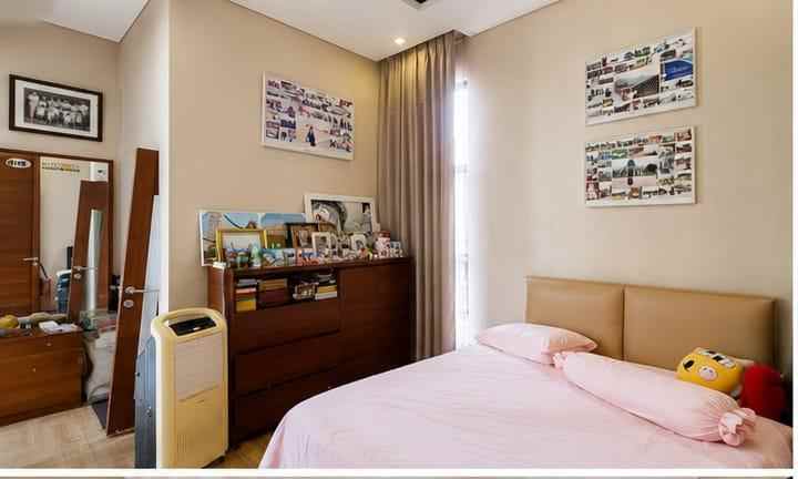 dijual rumah singgasana pradana