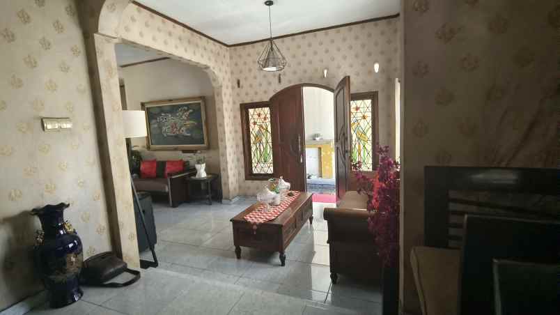 dijual rumah strategis sebrang jalan raya