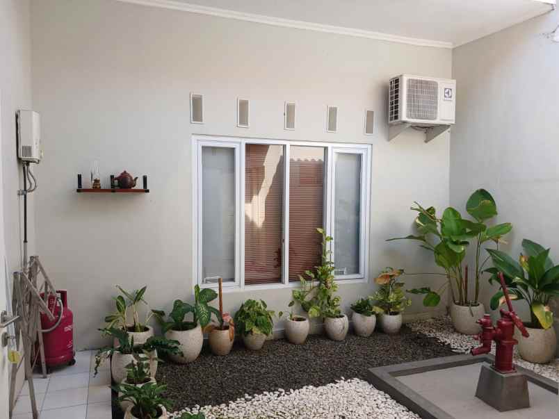 dijual rumah surya regency