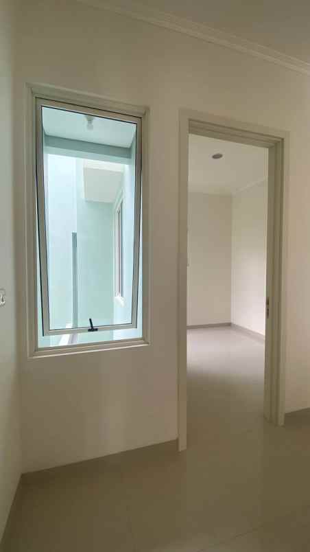 dijual rumah suvarna sutera cluster