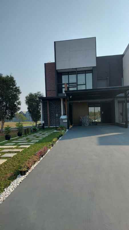 dijual rumah suvarna sutera cluster