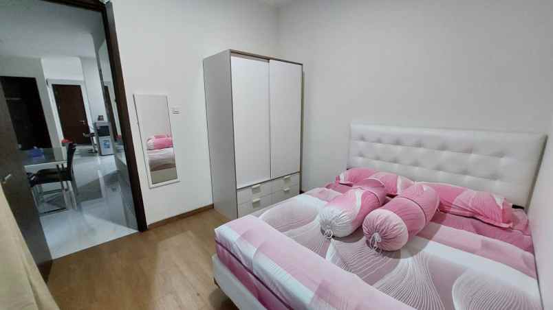 dijual rumah suvarna sutera cluster