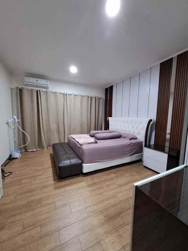 dijual rumah suvarna sutera cluster