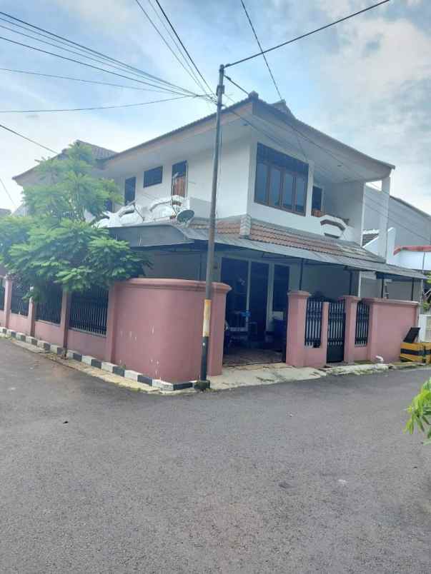 dijual rumah taman buaran indah 1