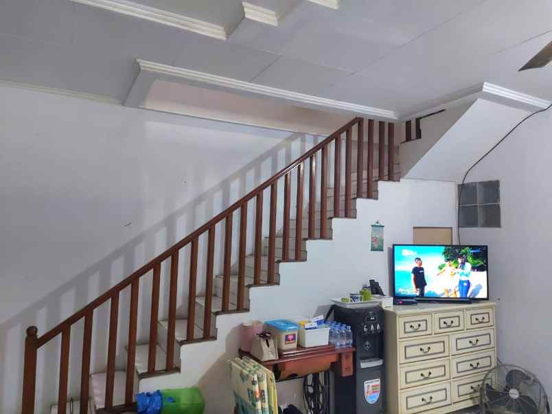 dijual rumah taman buaran indah 1