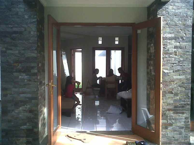 dijual rumah telaga golf