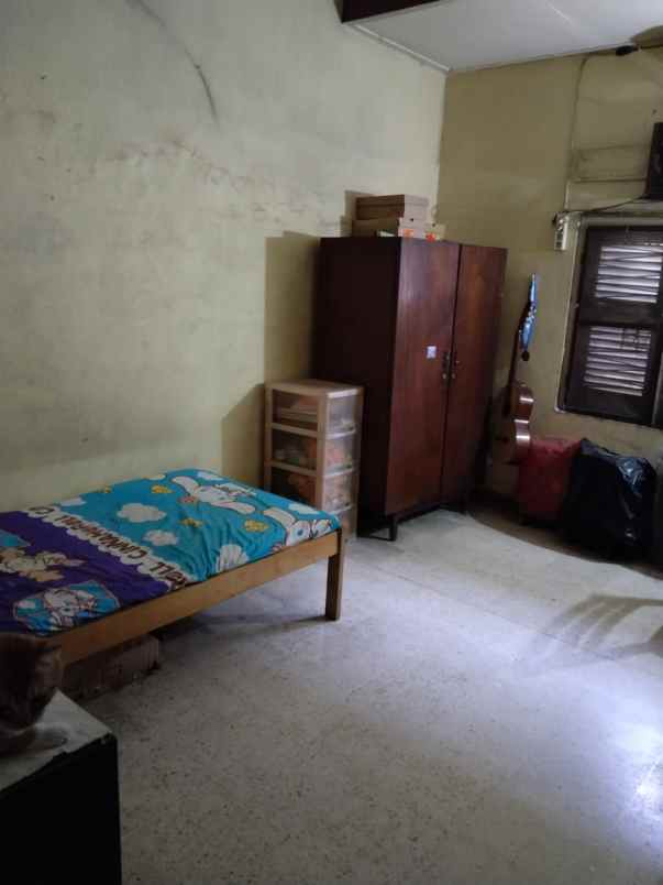 dijual rumah tengah kota