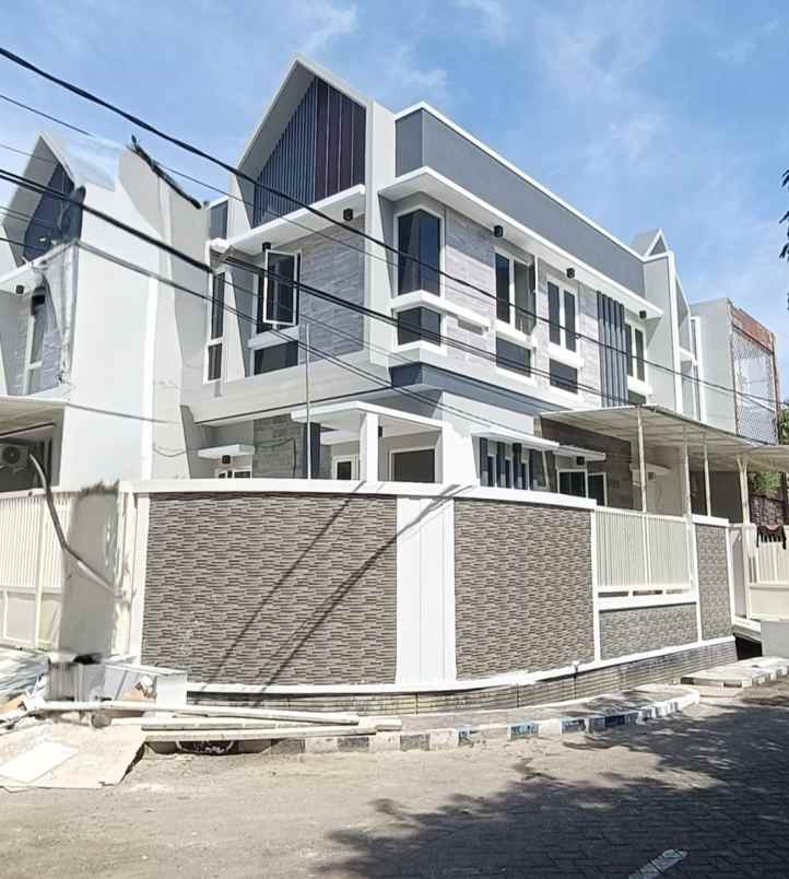 dijual rumah tenggilis