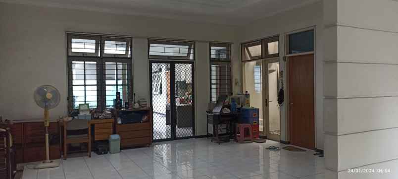 dijual rumah tenggilis mejoyo