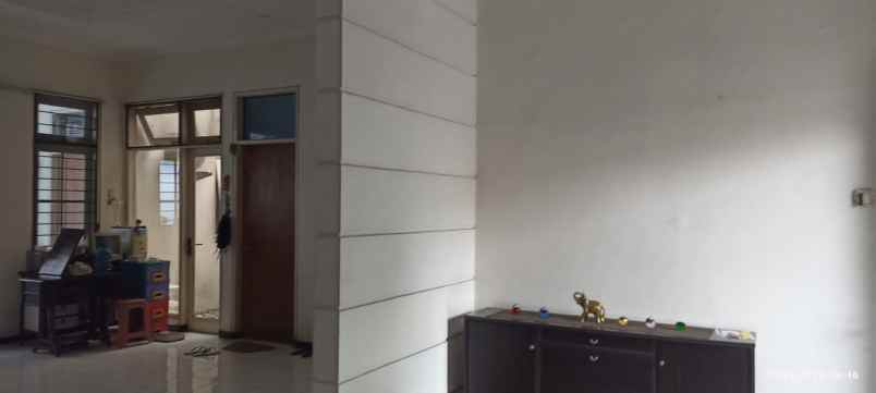 dijual rumah tenggilis mejoyo