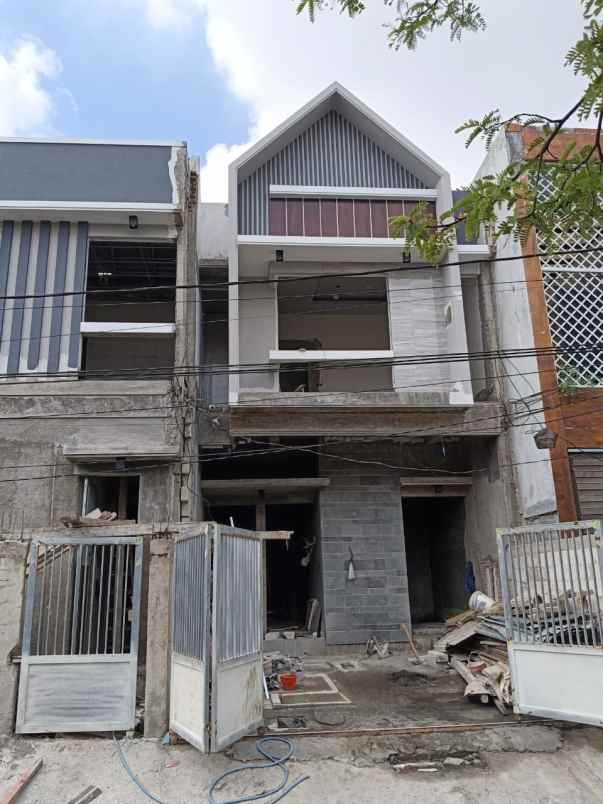 dijual rumah tenggilis tengah