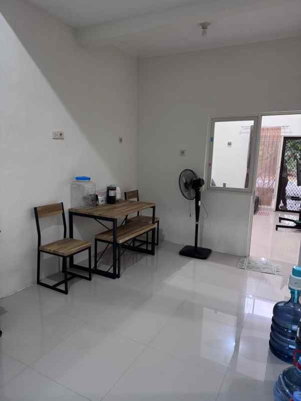 dijual rumah the taman dhika