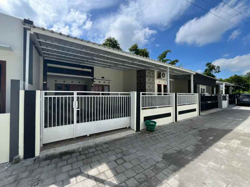 dijual rumah tirtoadi kec mlati