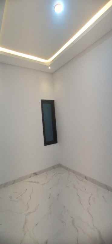 dijual rumah utan kayu