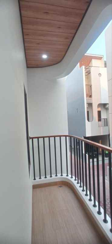 dijual rumah utan kayu