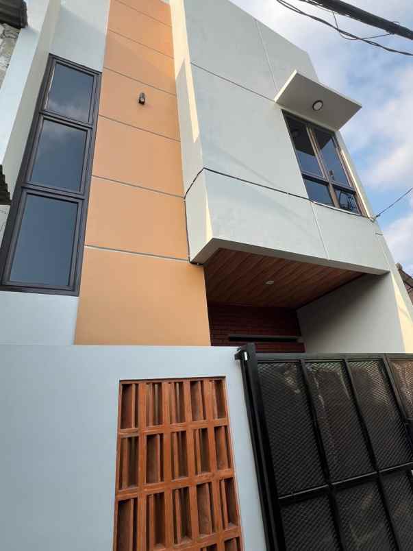 dijual rumah utan kayu matraman jakarta